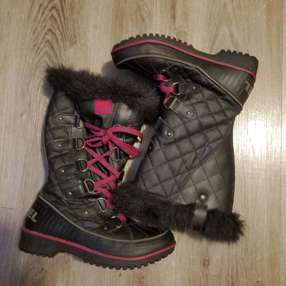 Sorel Women Size 7. Black/Purple Snowboots